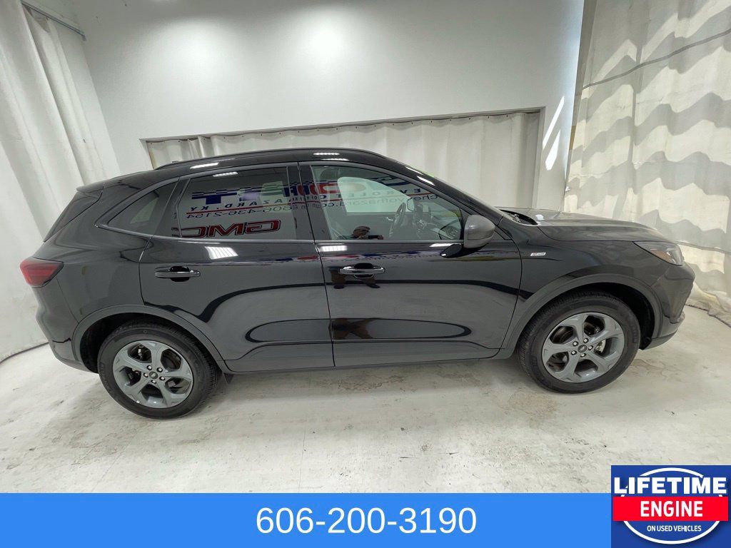 Used 2025 Ford Escape ST-Line AWD/4WD image 6