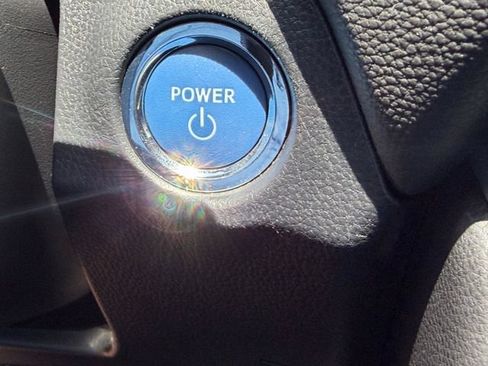 Used 2022 Toyota RAV4 SE AWD/4WD image 28