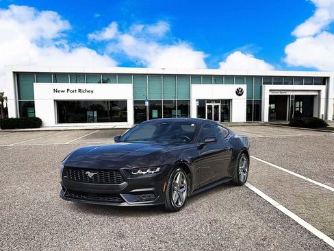 Used 2024 Ford Mustang Premium image 4