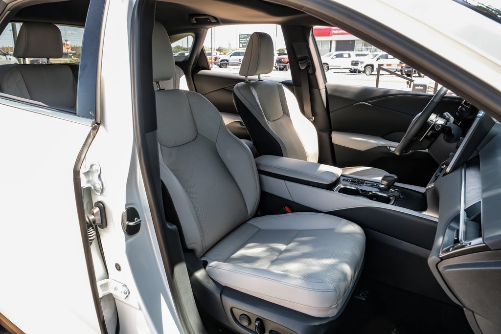 Used 2024 Lexus RX 350 Premium w/ Accessory Package (Z1) AWD/4WD image 46