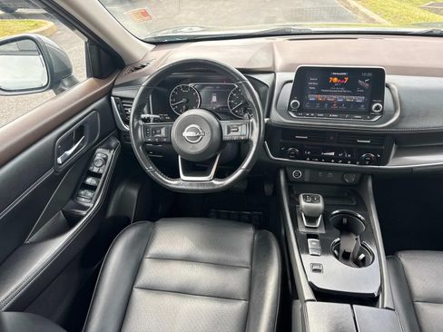 Used 2023 Nissan Rogue SV w/ SV Premium B Package FWD image 17