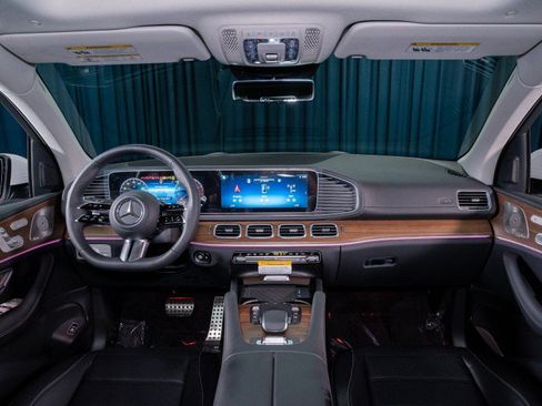 New 2026 Mercedes-Benz GLS 450 4MATIC image 14