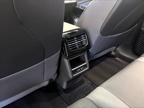 Used 2023 Volkswagen ID.4 S RWD image 13