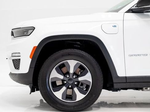 Used 2024 Jeep Grand Cherokee Limited 4xe w/ Trailer Tow Package AWD/4WD image 33