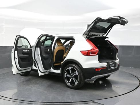 Used 2019 Volvo XC40 T5 Momentum AWD/4WD image 46