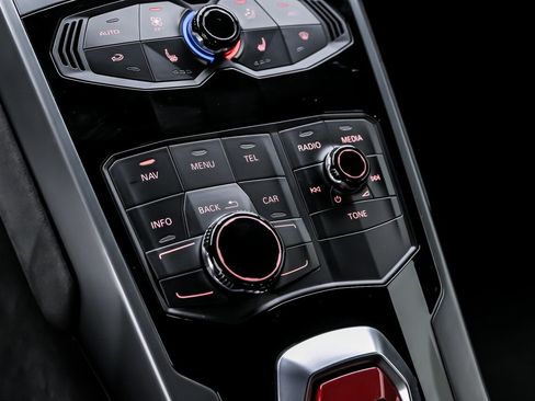 Used 2015 Lamborghini Huracan LP 610-4 image 35