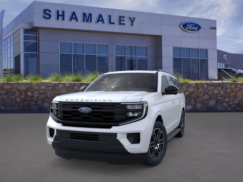 New 2025 Ford Expedition Active image 2