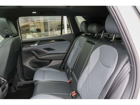 New 2026 Volkswagen Tiguan SE R-Line image 12