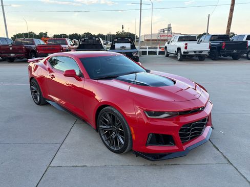 Used 2022 Chevrolet Camaro ZL1 RWD image 4