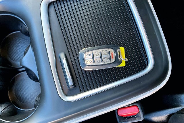 Used 2024 Chrysler Pacifica Touring-L FWD image 35