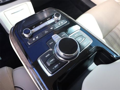 Used 2019 Genesis G90 5.0 Ultimate image 12