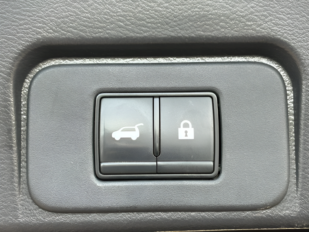 Certified 2023 Nissan Rogue SV w/ SV Premium B Package FWD image 10