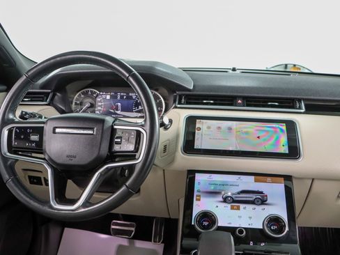 Used 2023 Land Rover Range Rover Velar R-Dynamic S image 17