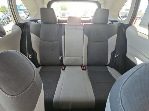 Used 2021 Toyota RAV4 XLE w/ Convenience Package FWD image 26