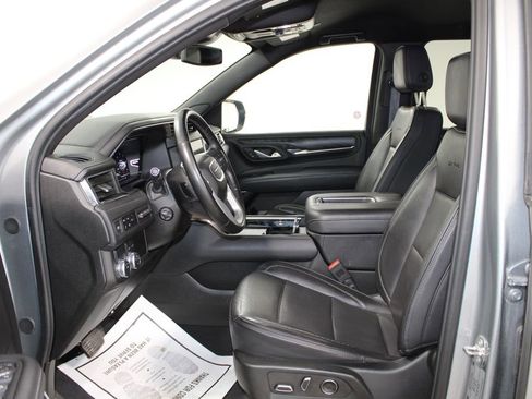 Used 2024 GMC Yukon XL Denali image 19