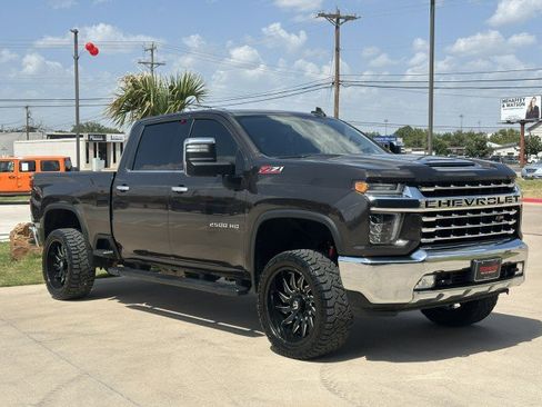 Used 2020 Chevrolet Silverado 2500 LTZ w/ LTZ Convenience Package AWD/4WD image 3