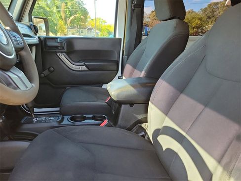 Used 2016 Jeep Wrangler Sport image 14