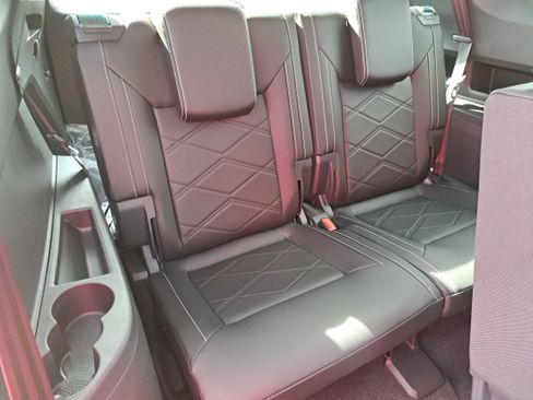 New 2026 Volkswagen Atlas SE image 12