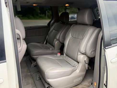 Used 2009 Toyota Sienna XLE FWD image 25