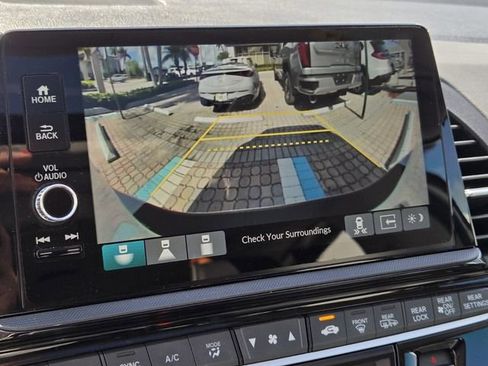 Used 2025 Honda Odyssey Touring image 25