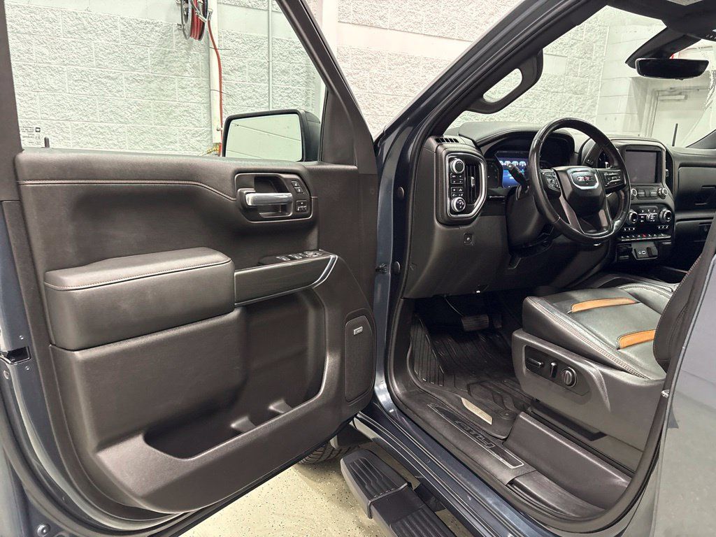 Used 2019 GMC Sierra 1500 AT4 w/ Off Road Performance Package AWD/4WD image 15