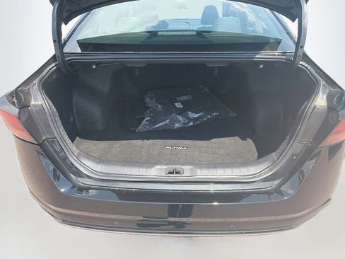Used 2023 Nissan Altima 2.5 S FWD image 28
