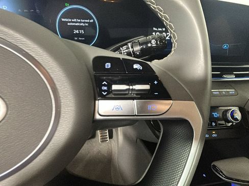 Certified 2025 Hyundai Elantra SEL FWD image 16