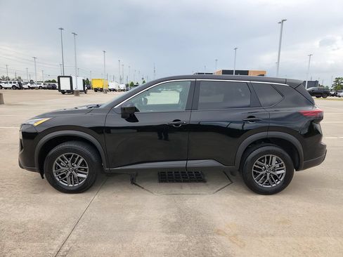 Used 2026 Nissan Rogue SV FWD image 8