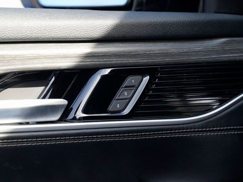 Used 2023 Jeep Wagoneer L Series II image 28