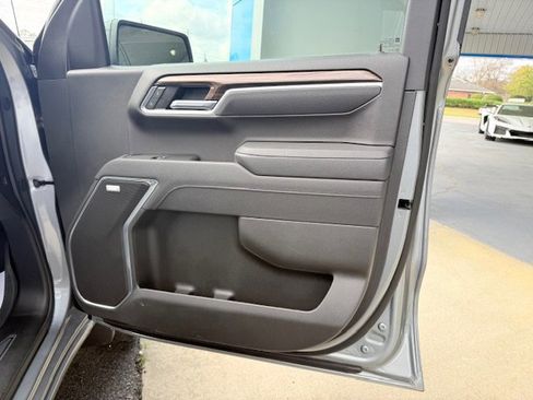 Used 2025 Chevrolet Silverado 1500 RST image 20