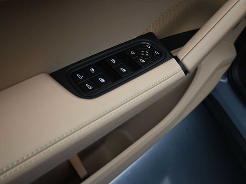 New 2026 Porsche Cayenne S AWD/4WD image 8