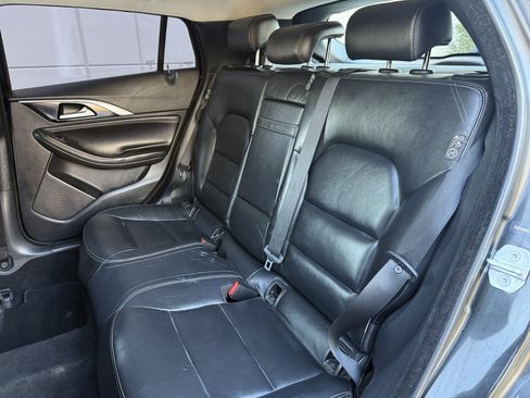 Used 2018 INFINITI QX30 Premium w/ Navigation Package image 40