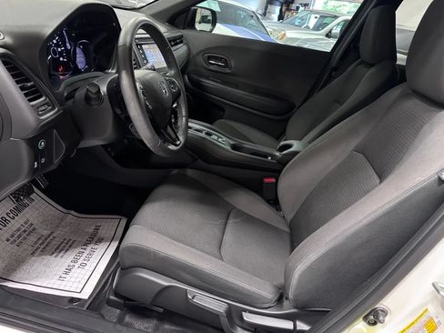 Used 2021 Honda HR-V Sport image 14