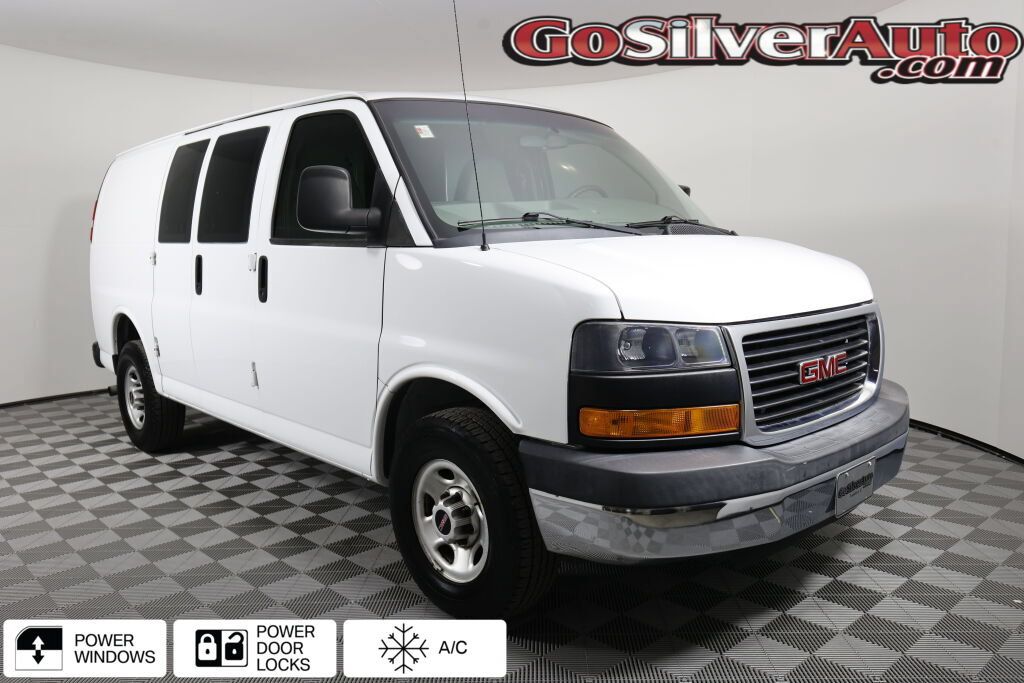 Used 2015 GMC Savana 2500 RWD image 1