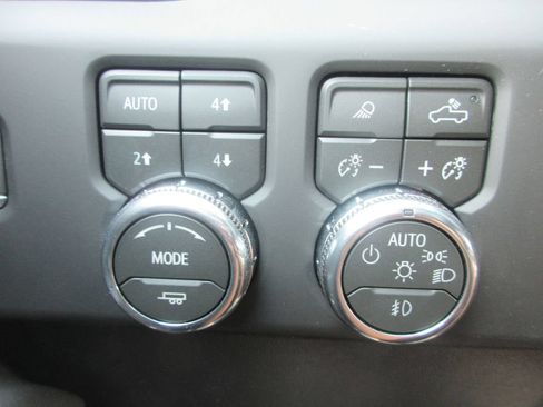 New 2026 GMC Sierra 2500 AT4 w/ AT4 Premium Plus Package AWD/4WD image 18