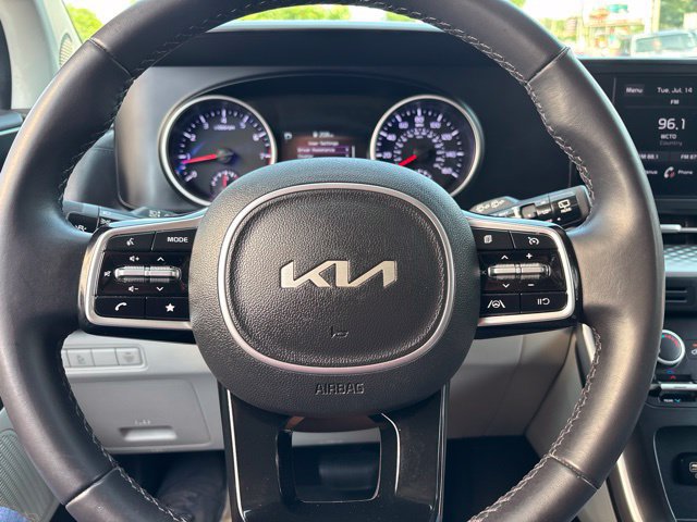 Used 2023 Kia Carnival LX FWD image 24
