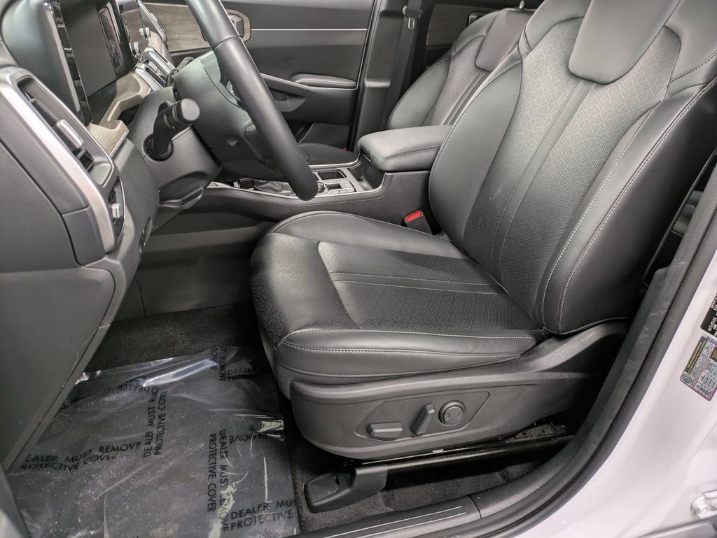Certified 2023 Kia Sorento X-Line EX AWD/4WD image 9
