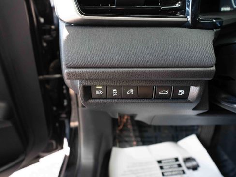 Used 2025 Toyota Camry LE image 11