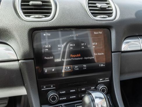 Used 2024 Porsche 718 Boxster w/ Premium Package RWD image 18