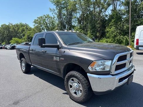 Used 2018 RAM 2500 Tradesman w/ Chrome Appearance Group AWD/4WD image 9