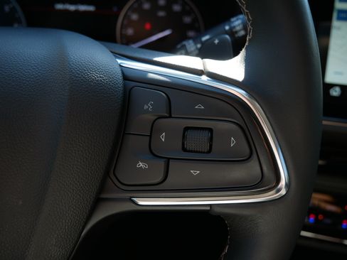 Used 2023 Buick Envision Avenir AWD/4WD image 27