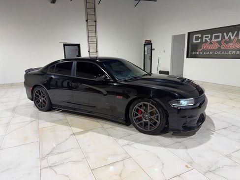 Used 2017 Dodge Charger R/T Scat Pack w/ Beats Audio Group RWD image 3