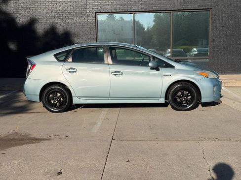 Used 2012 Toyota Prius Three w/ Appearance Pkg FWD image 9