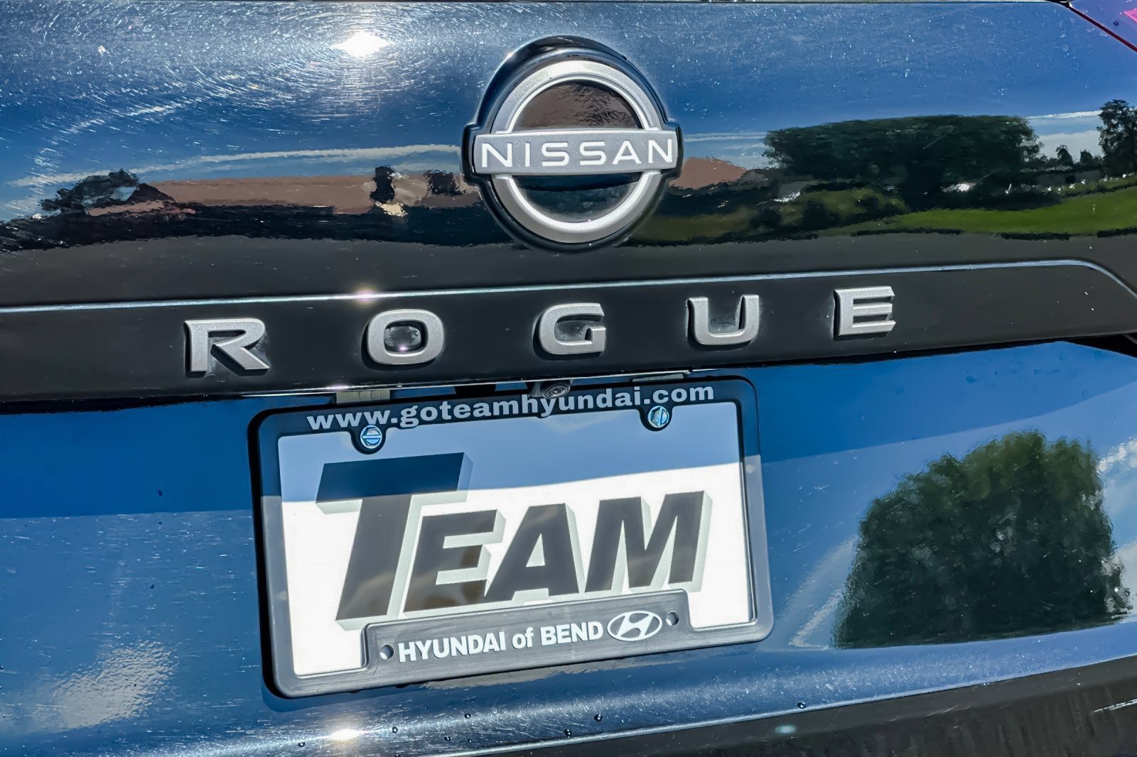 Used 2025 Nissan Rogue SV FWD image 39