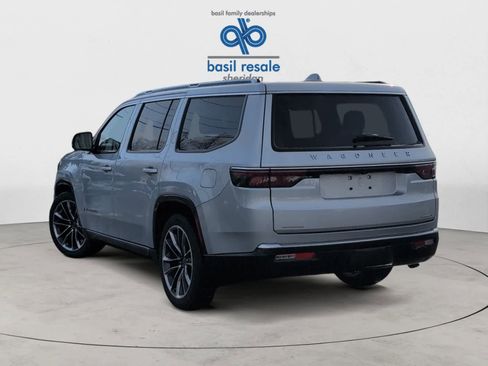 Used 2022 Jeep Wagoneer Series III w/ Premium Group I image 4
