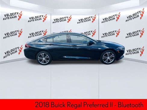 Used 2018 Buick Regal Preferred w/ Driver Confidence Package #1 AWD/4WD image 2