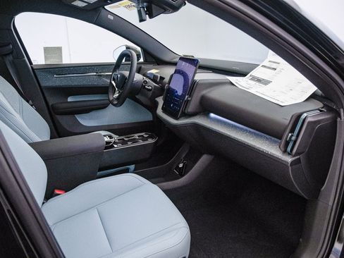 New 2025 Volvo EX30 Ultra w/ Protection Package Premier image 16