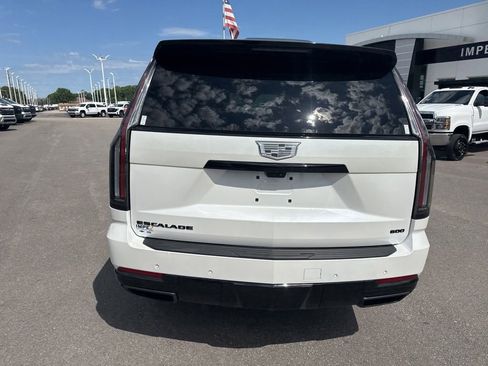 Used 2025 Cadillac Escalade ESV Sport Platinum AWD/4WD image 4