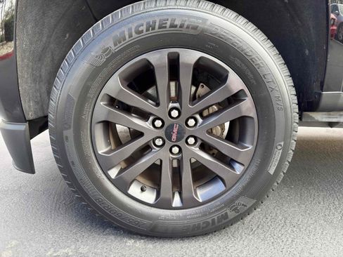 Used 2018 GMC Canyon SLE w/ Nightfall Edition AWD/4WD image 16
