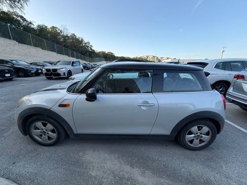 Used 2017 MINI Cooper 2-Door Hardtop FWD image 4